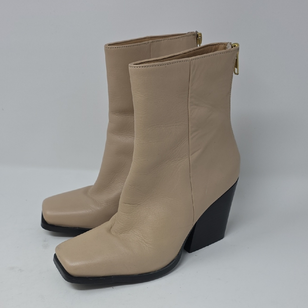 Seychelles Cream Heeled Boots Women's Size 7.5